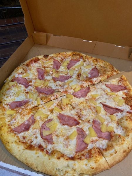 Hawaiian Pizza in Downtown San Diego